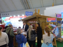 Glücksrad am Messestand Urlaub in den Alpen