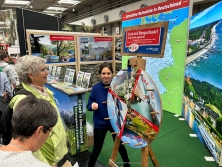 Glücksrad am Messestand Urlaub in den Alpen