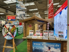 Messestand Urlaub in den Alpen auf der infa 2024 in Hannover