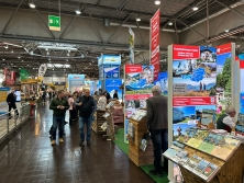 Messestand Urlaub in den Alpen auf der Touristik & Caravaning